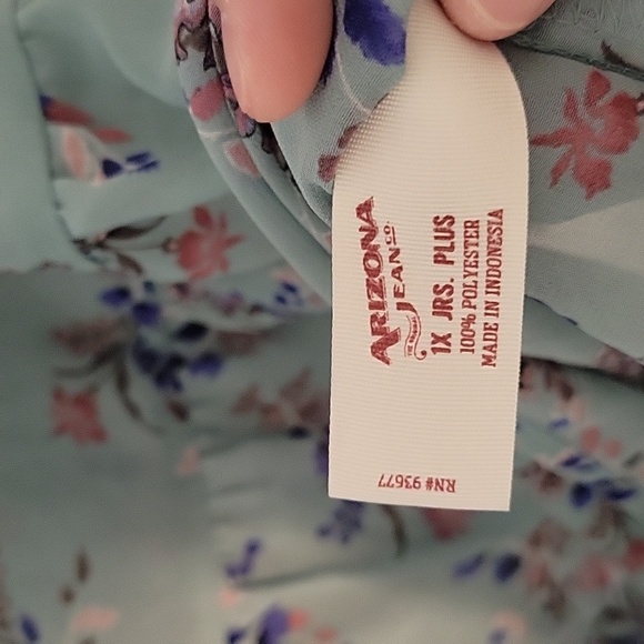 Arizona Jean Company Green Bell Sleeve Sheer Floral Blouse - Picture 7 of 8